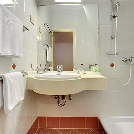 Hotel Sunny Krk By Valamar Krk Town