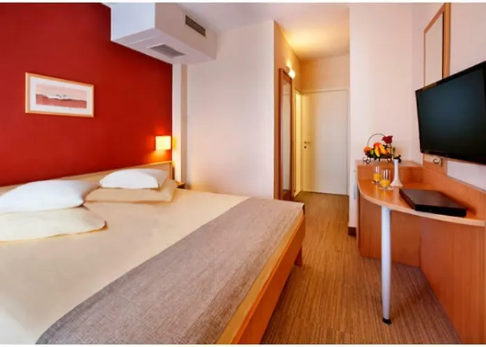 Sunny Krk By Valamar 호텔 3*